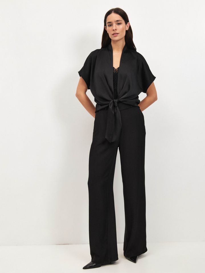 עליונית סטן קשירה PROMO בצבע שחור