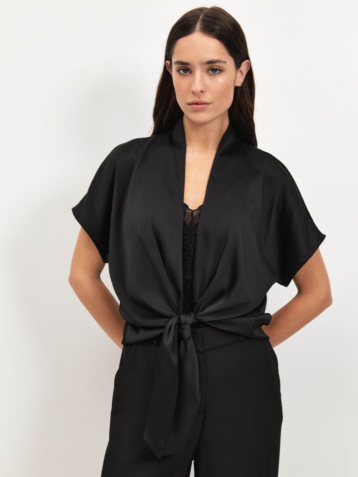 עליונית סטן קשירה PROMO בצבע שחור