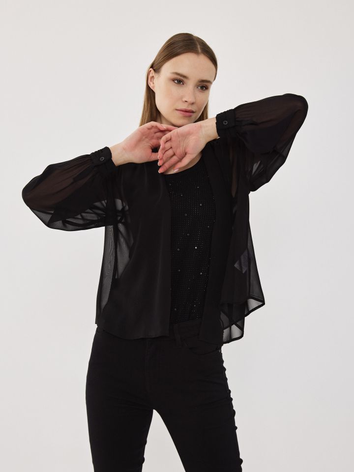 עליונית שיפון בצבע שחור