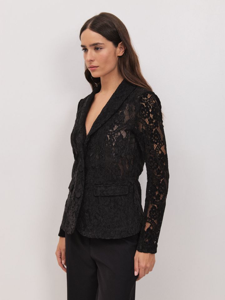 ג’קט תחרה קטיפה בצבע שחור