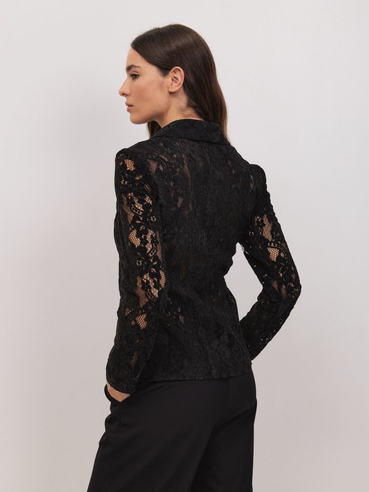 ג’קט תחרה קטיפה בצבע שחור