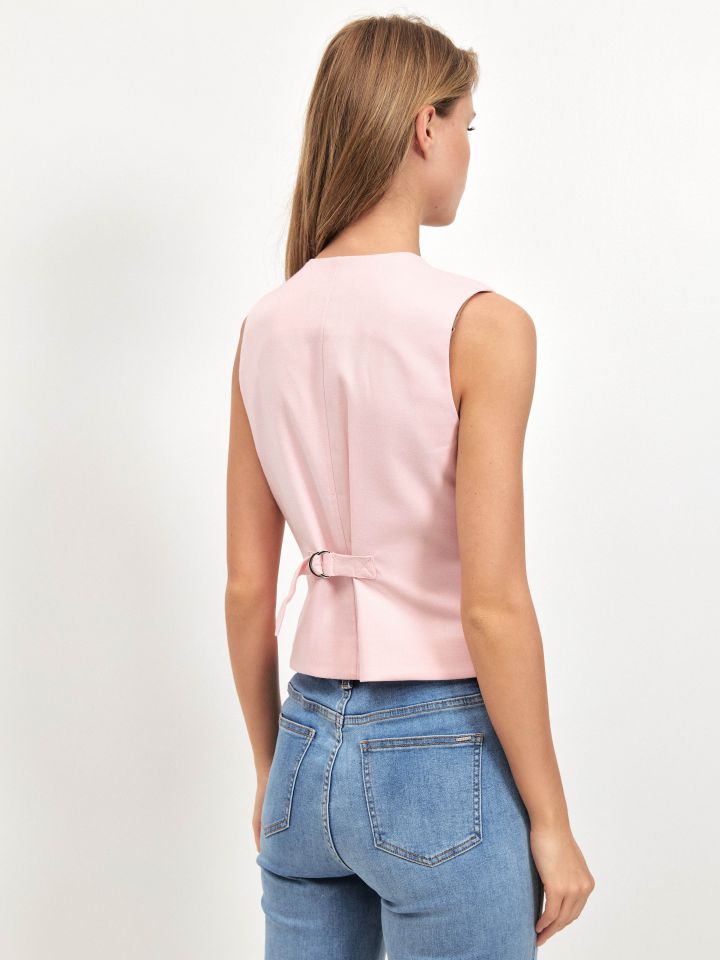 וסט כפתורים בצבע ורוד חדש