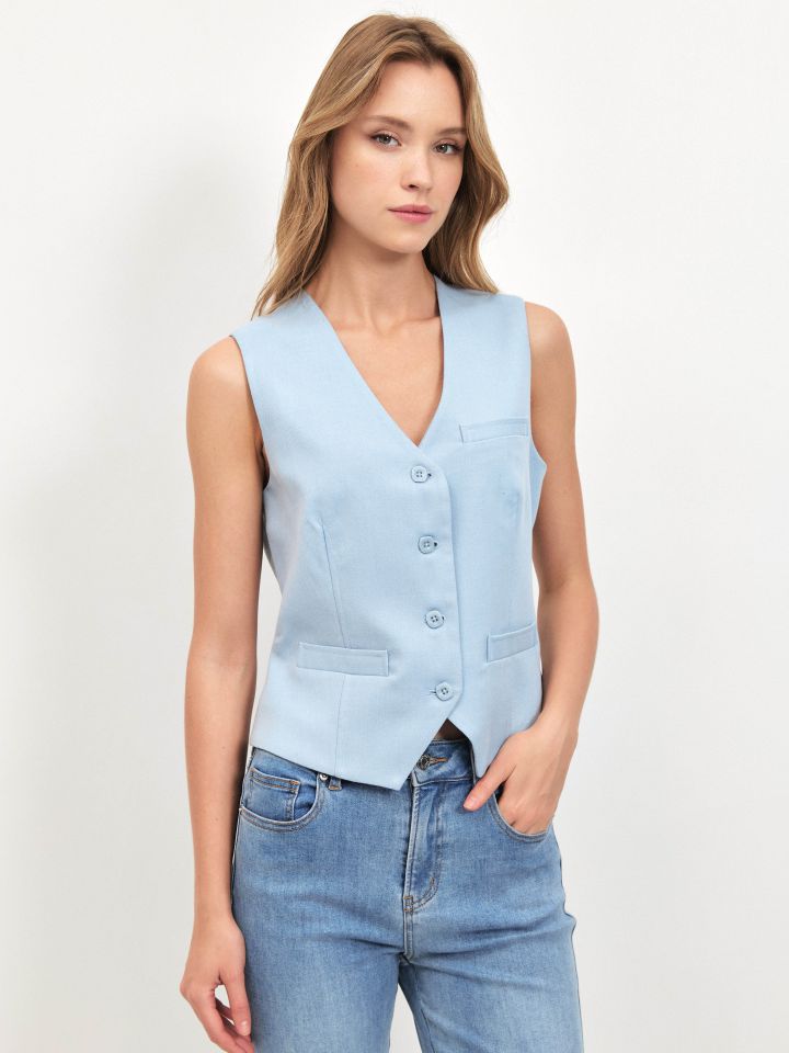 וסט כפתורים בצבע תכלת אורלי