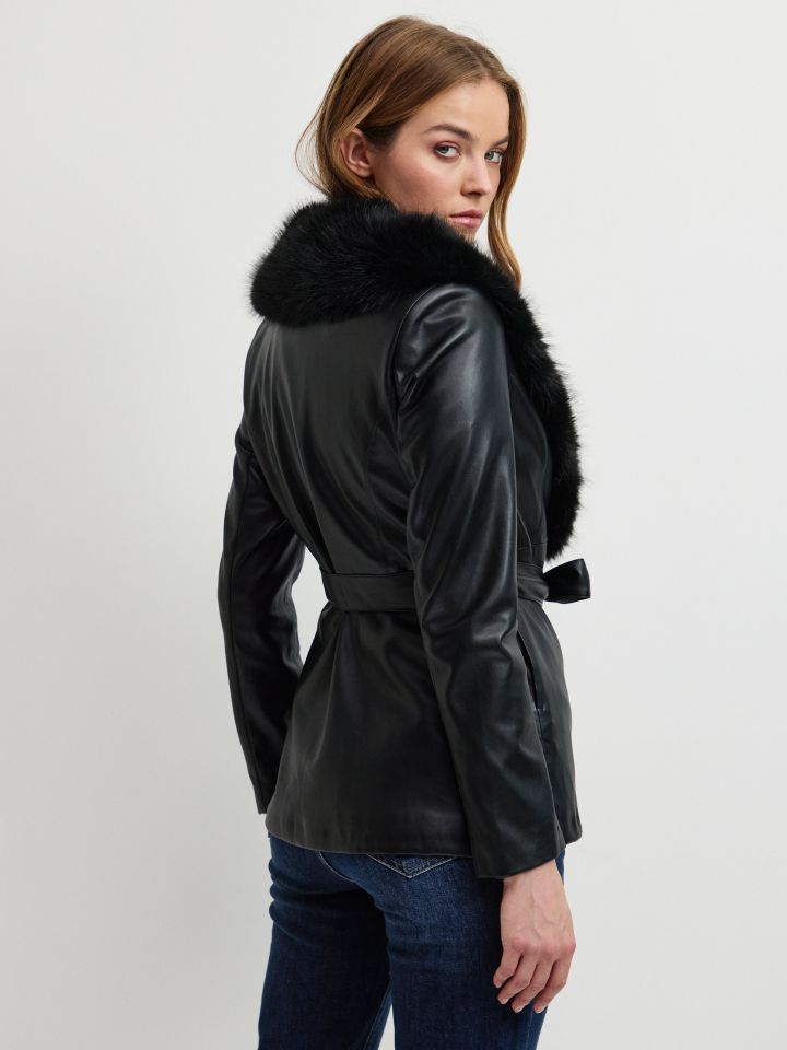 מעיל דמוי עור עם פרווה בצבע שחור
