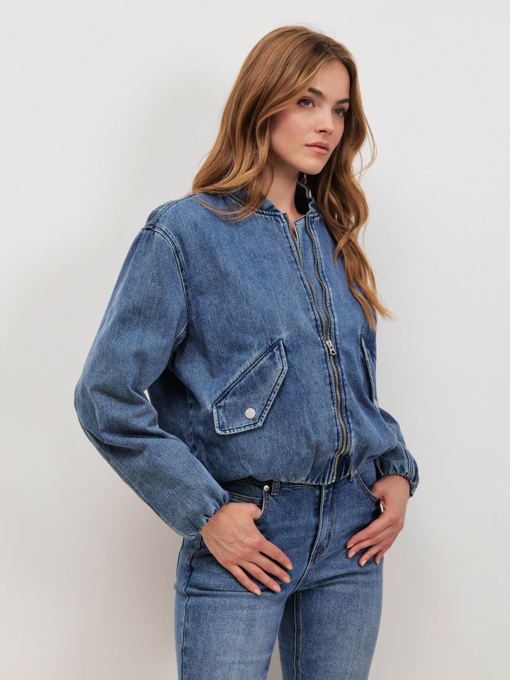 ג’קט גינס כיסים בצבע ג’ינס