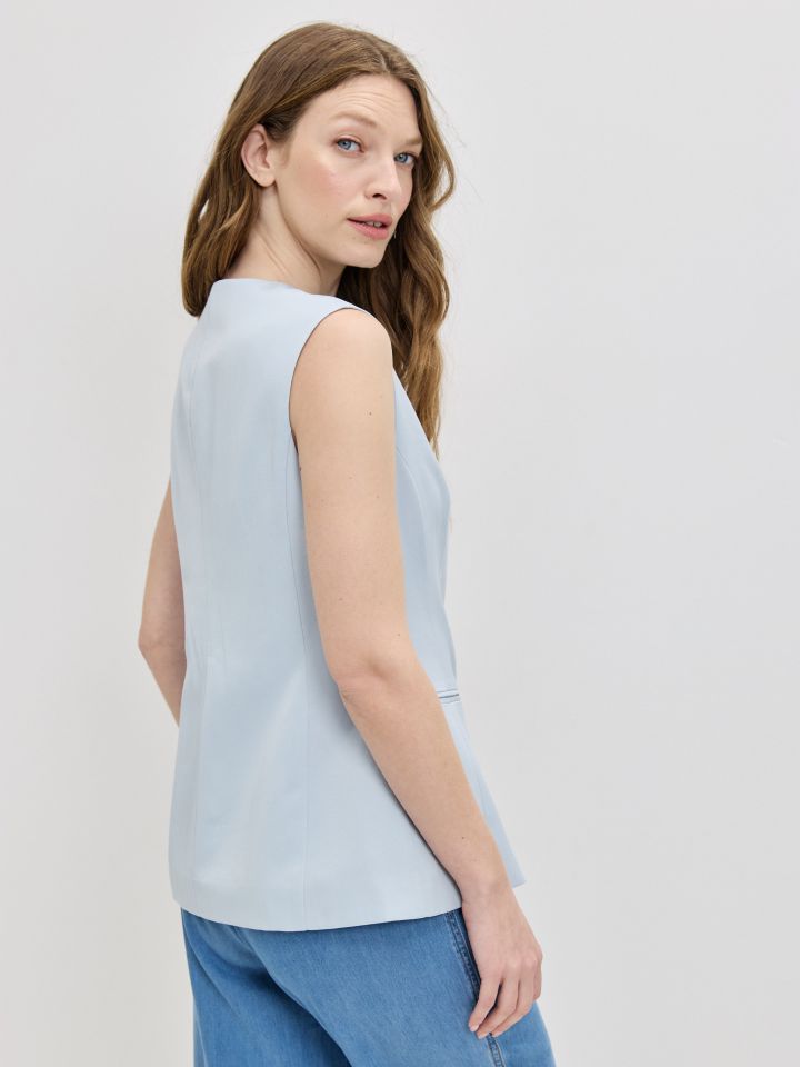 וסט כפתורים ROMI בצבע תכלת