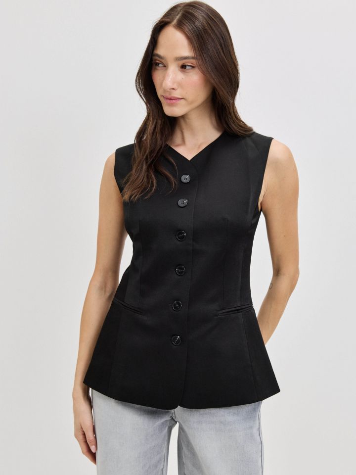 וסט כפתורים ROMI בצבע שחור