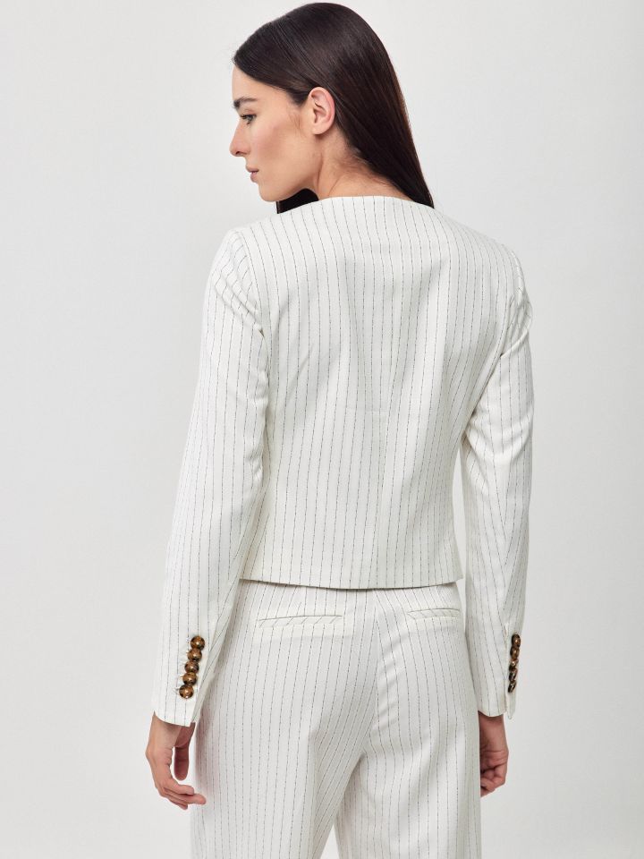 ג’קט פסים בצבע שמנת