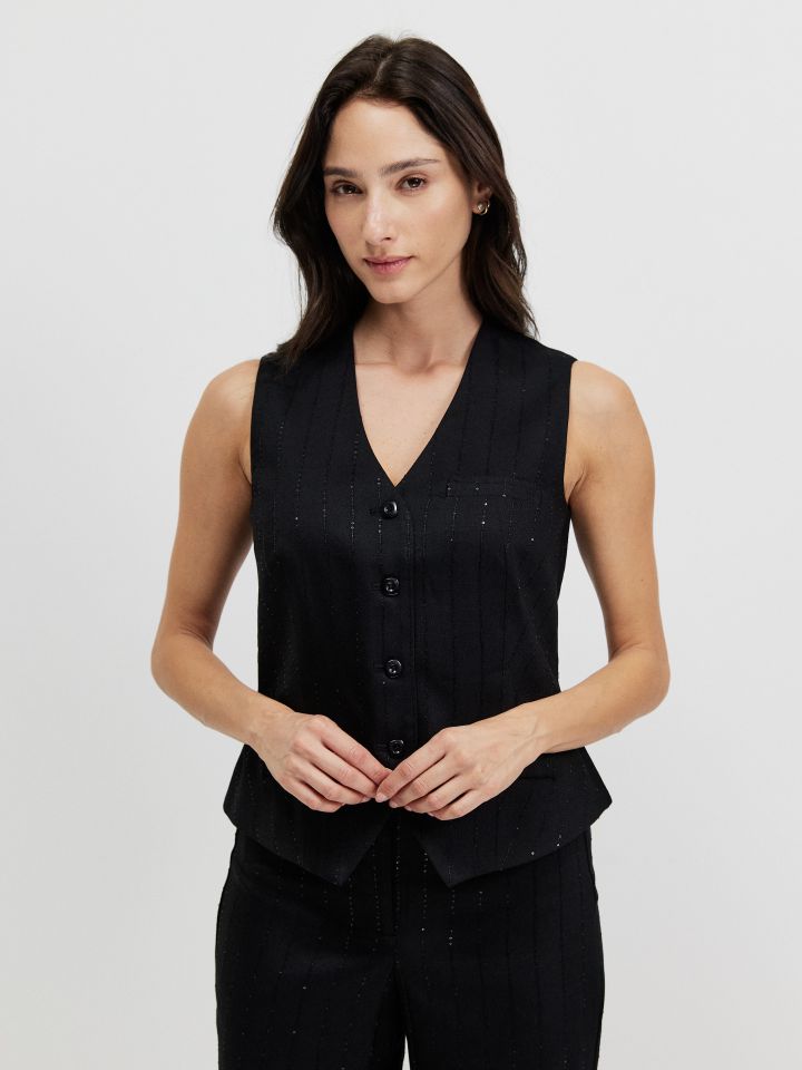 וסט פייטים בצבע שחור