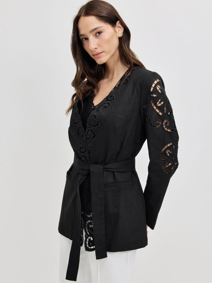 עליונית קרושה חגורה בצבע שחור