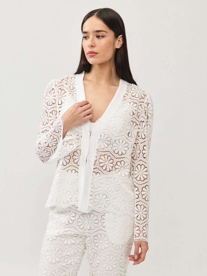 עליונית קרושה בצבע אופוויט