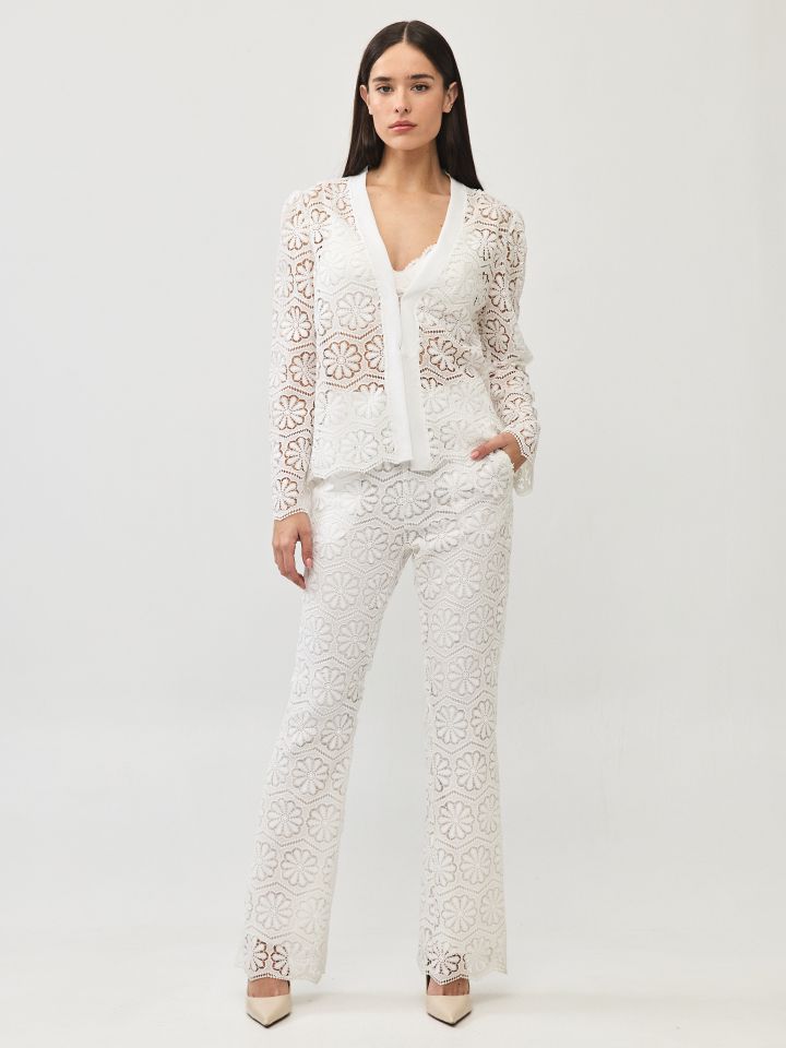 עליונית קרושה בצבע אופוויט