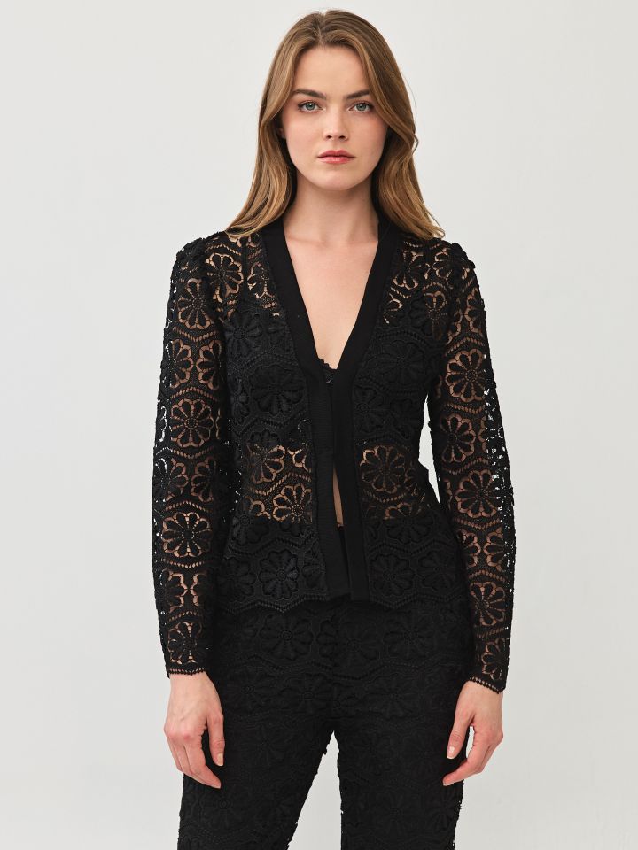 עליונית קרושה בצבע שחור