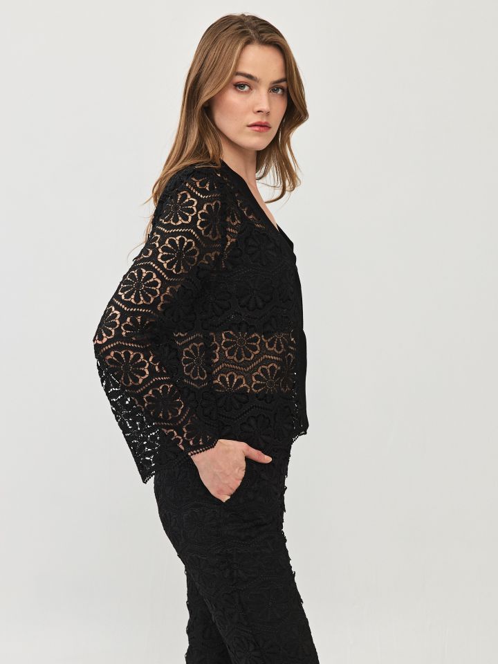 עליונית קרושה בצבע שחור