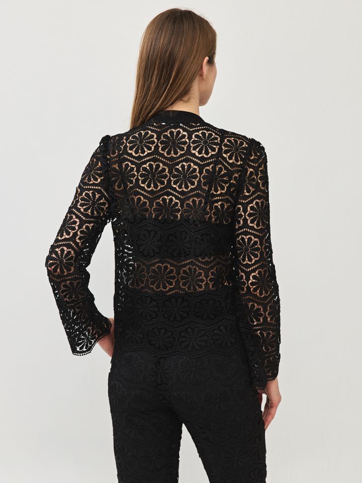 עליונית קרושה בצבע שחור