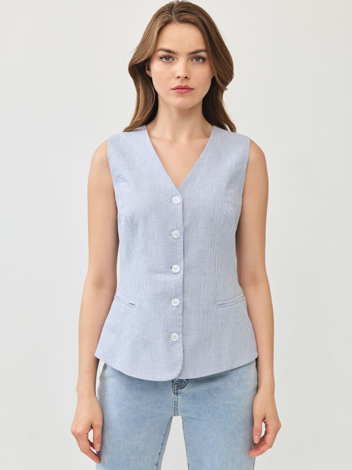 וסט פסים בצבע תכלת