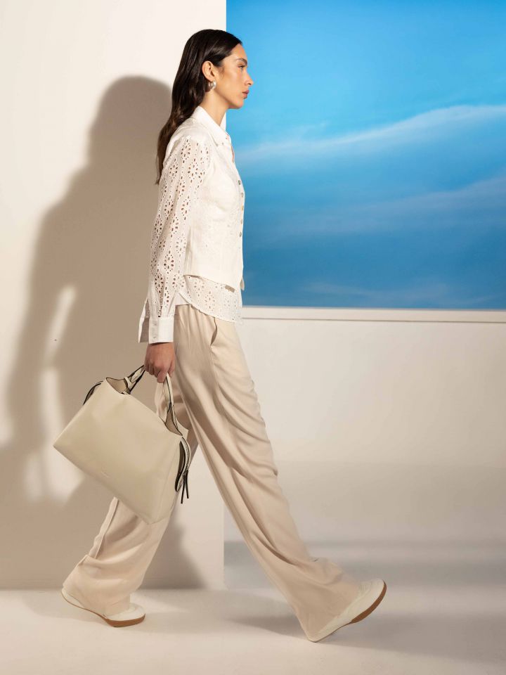 וסט מראה פישתן ריקמות בצבע לבן