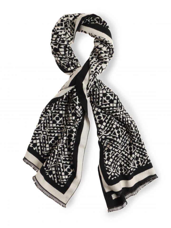 צעיף משולשים גיאומטרי בצבע שחור