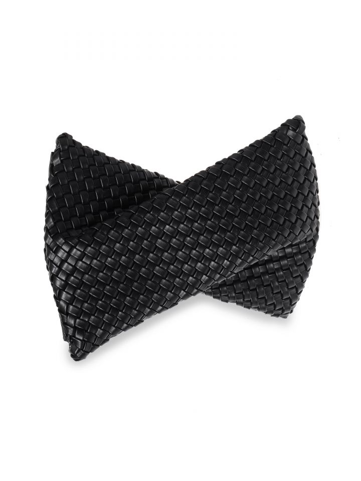 תיק קלאץ שתי וערב בצבע שחור