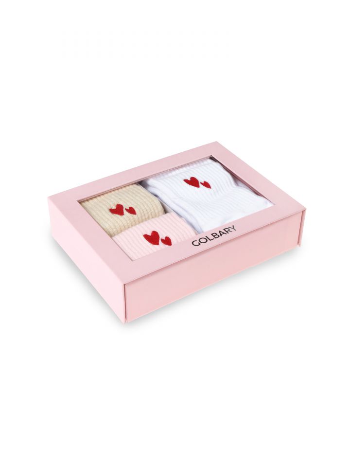 מארז שלישיית גרביים גבוהות בצבע לבבות