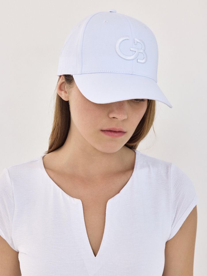 כובע קסקט GOLBARY בצבע לבן