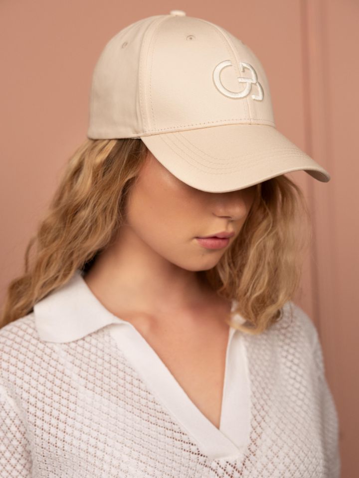 כובע קסקט GOLBARY בצבע שמנת