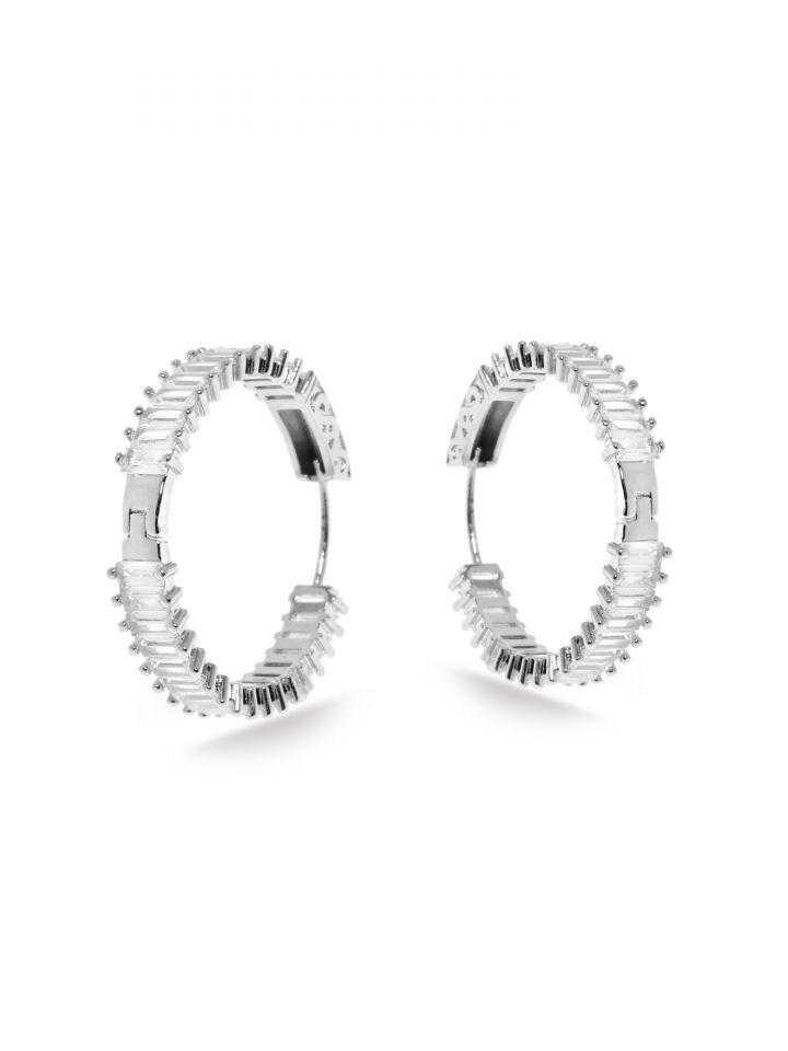 עגילי חישוק שיבוץ בגטים בצבע כסף