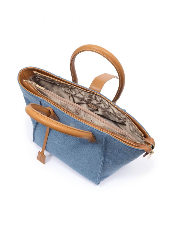 תיק ג’ינס בצבע ג’ינס