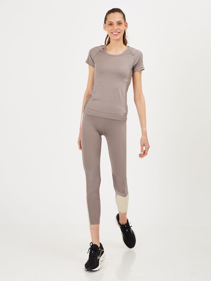 טי שירט פולי ספנדקס-נשים ארנה בצבע קפה