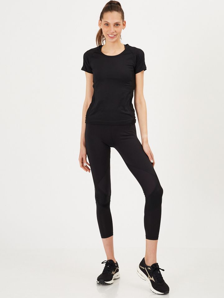 טי שירט פולי ספנדקס-נשים ארנה בצבע שחור