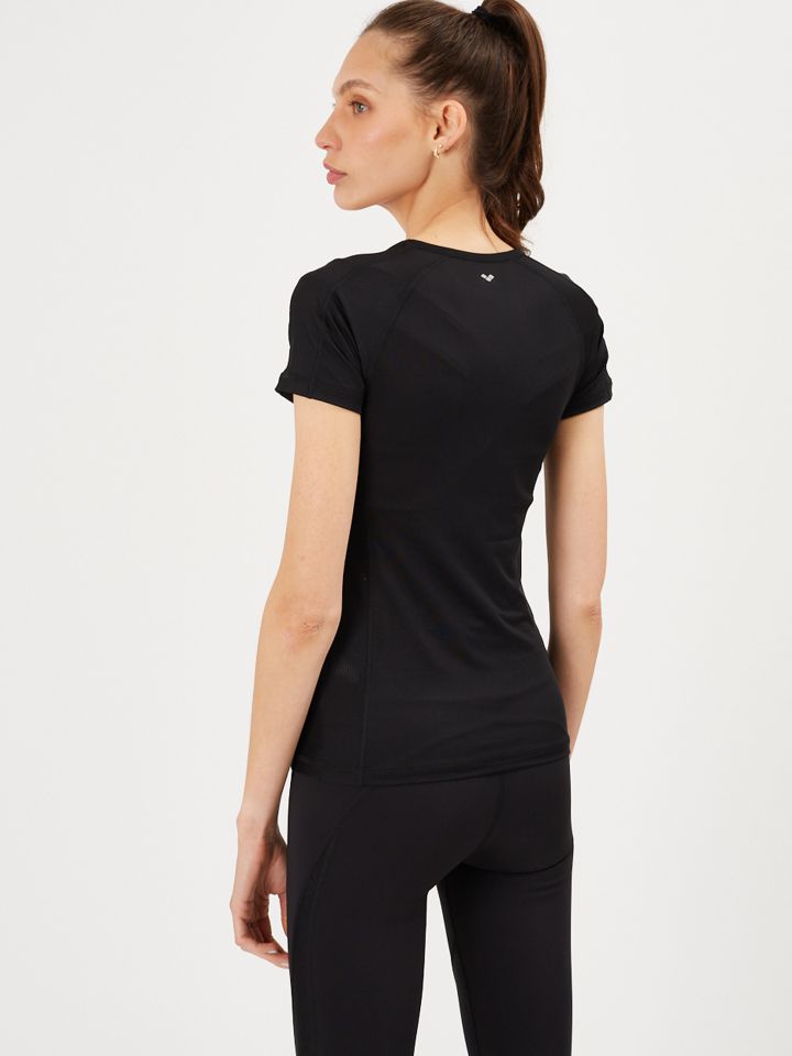 טי שירט פולי ספנדקס-נשים ארנה בצבע שחור