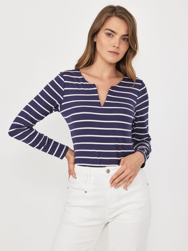 חולצה V פסים PROMO בצבע נייבי