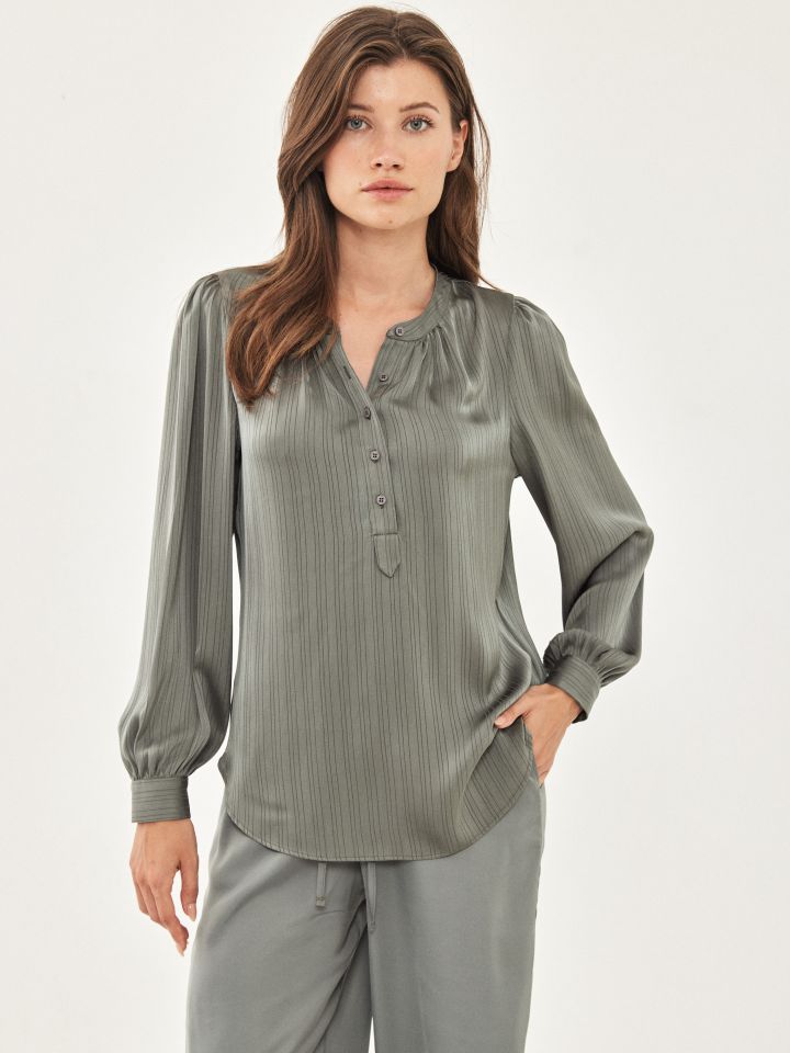 חולצה סטן פסים שינה בצבע זית