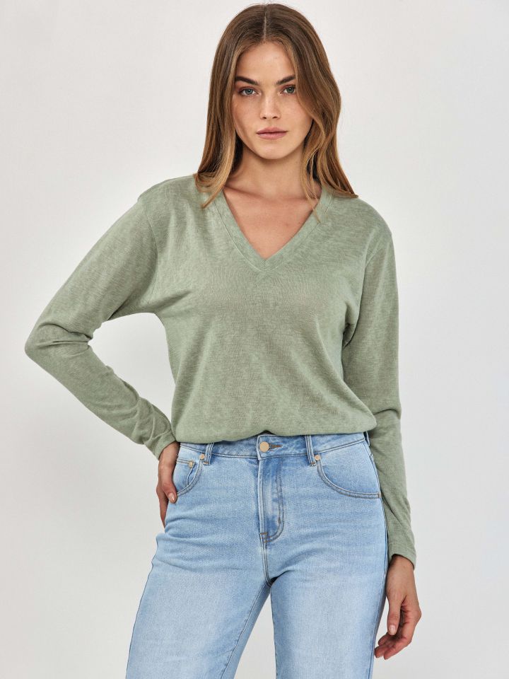 חולצה V סלאב ILANIT PROMO בצבע זית