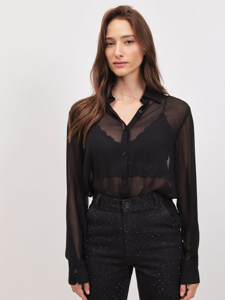 חולצה שיפון מכופתרת בצבע שחור