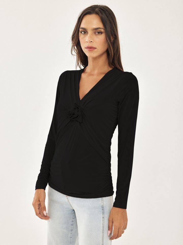 חולצה פתח שושנה בצבע שחור