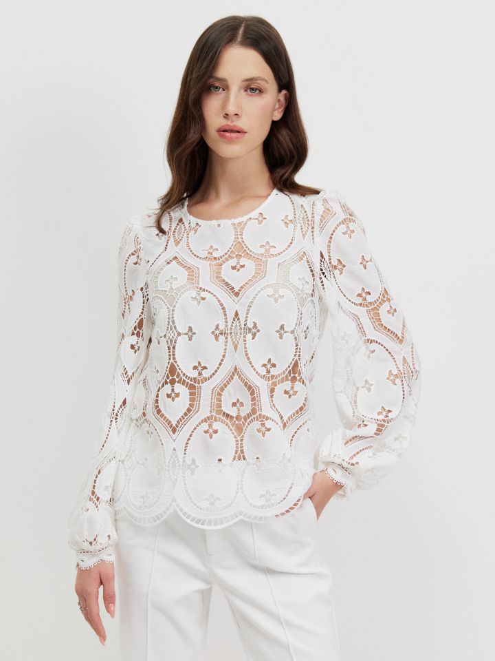 חולצה קרושה בצבע לבן