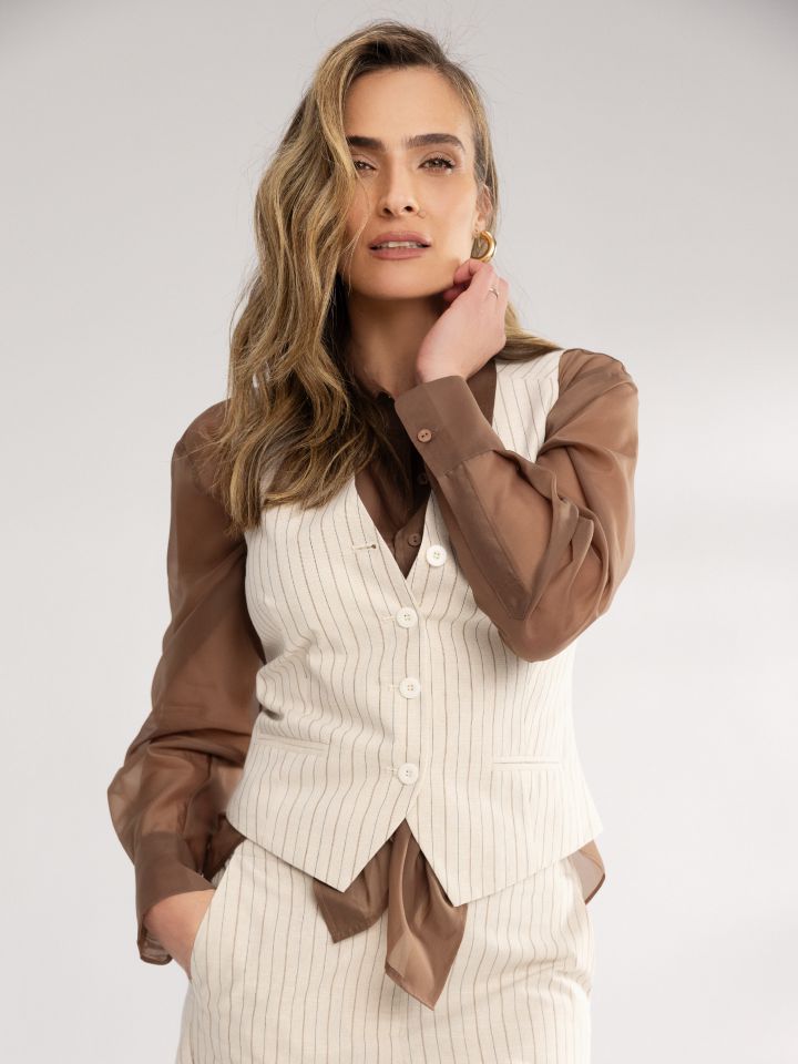 חולצה אורגנזה בצבע פשתן