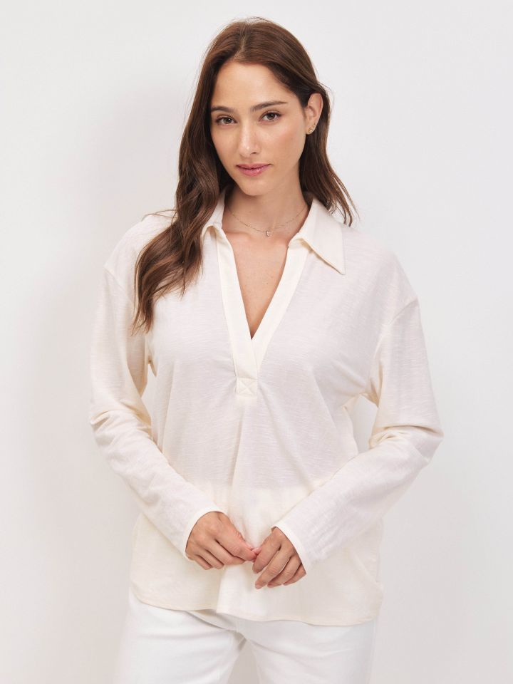 חולצה צוארון PROMO בצבע אופוויט