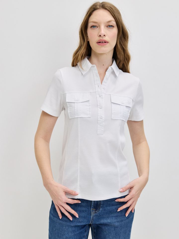 חולצה כיסים בצבע לבן