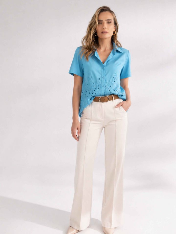 חולצה בורדורה ריקמה בצבע טורקיז