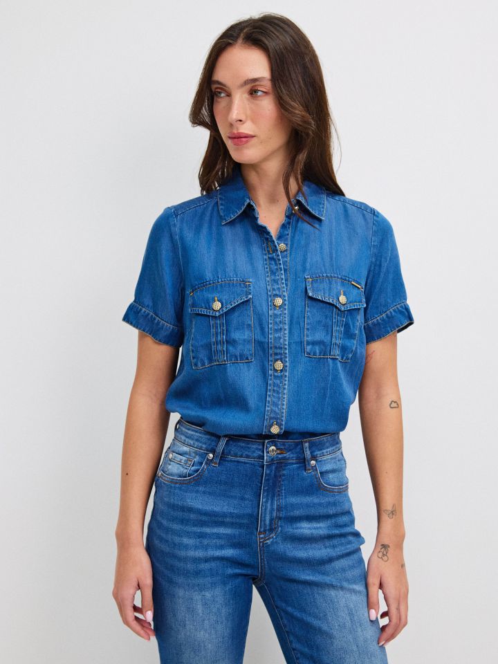 חולצה גינס כיסים בצבע ג’ינס