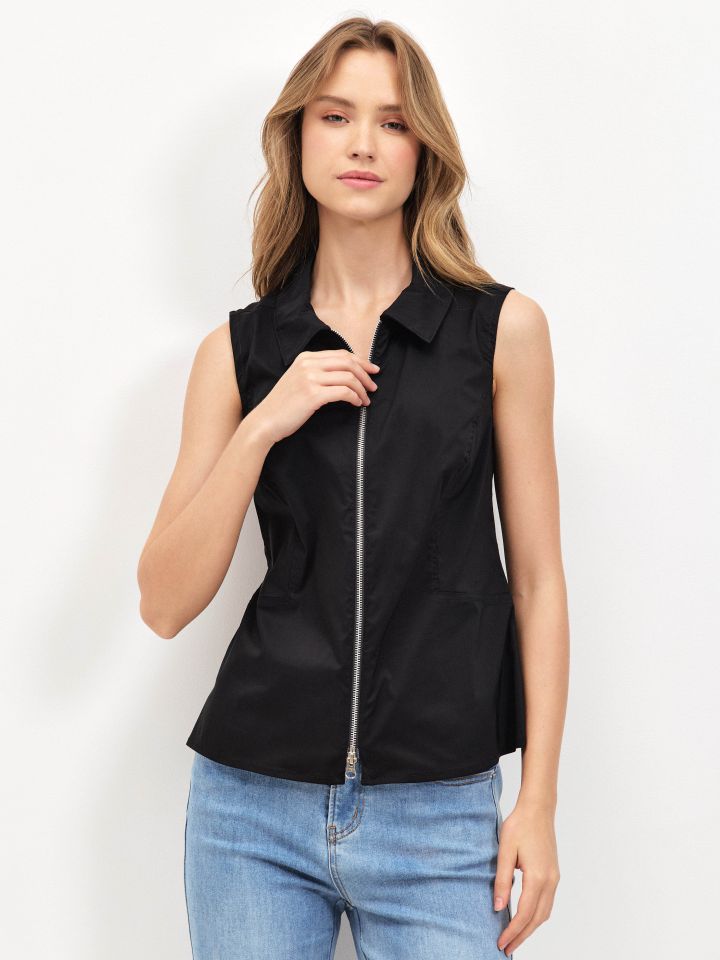 חולצה פופלין + רוכסן בצבע שחור