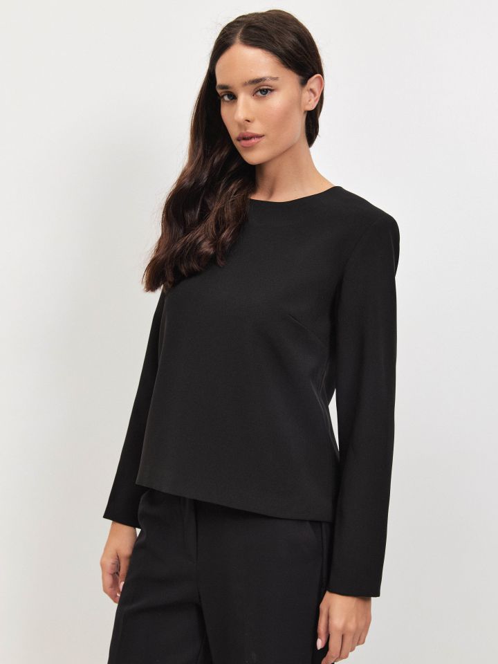 חולצה רוכסן בגב בצבע שחור