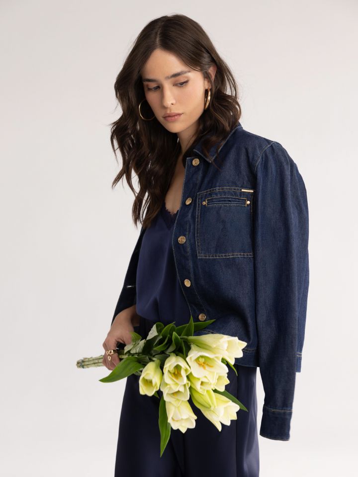 חולצה ג’ינס כפתורי זהב בצבע ג’ינס כהה