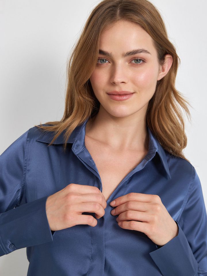 חולצה סטן מכופתרת  PROMO בצבע כחול מעושן