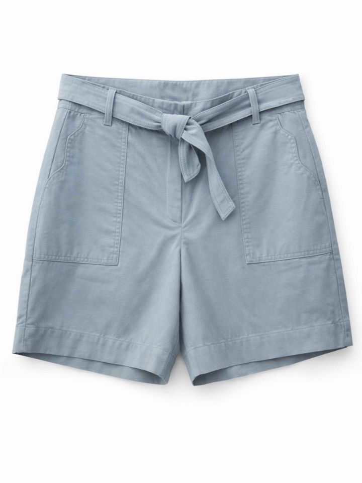 מכנסיים קצרים חגורה בצבע ג’ינס בהיר