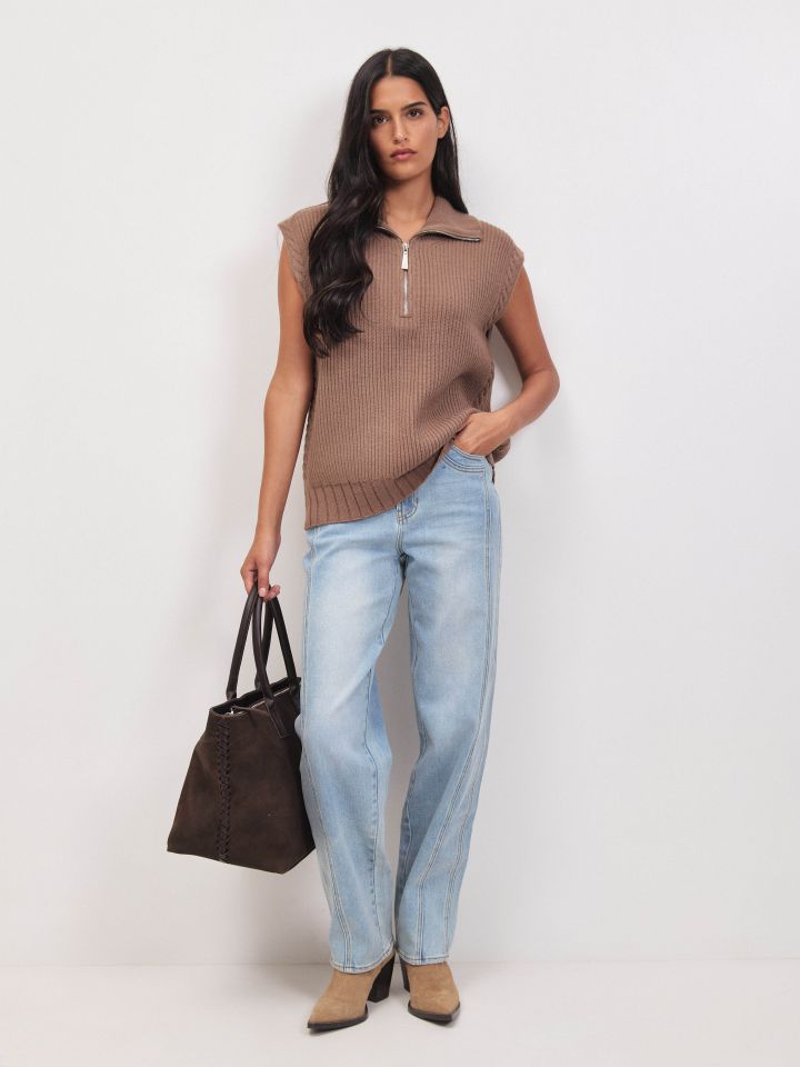 מכנסיים גינס תפורי אורך בצבע ג’ינס בהיר