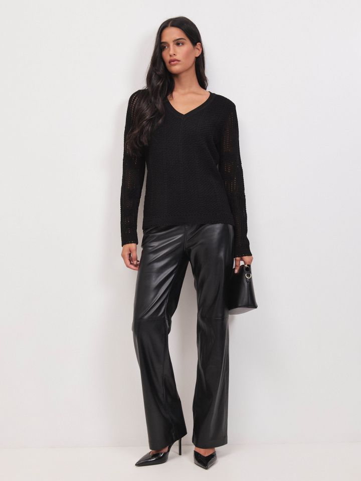 מכנסיים דמוי עור חמישה כיסים בצבע שחור