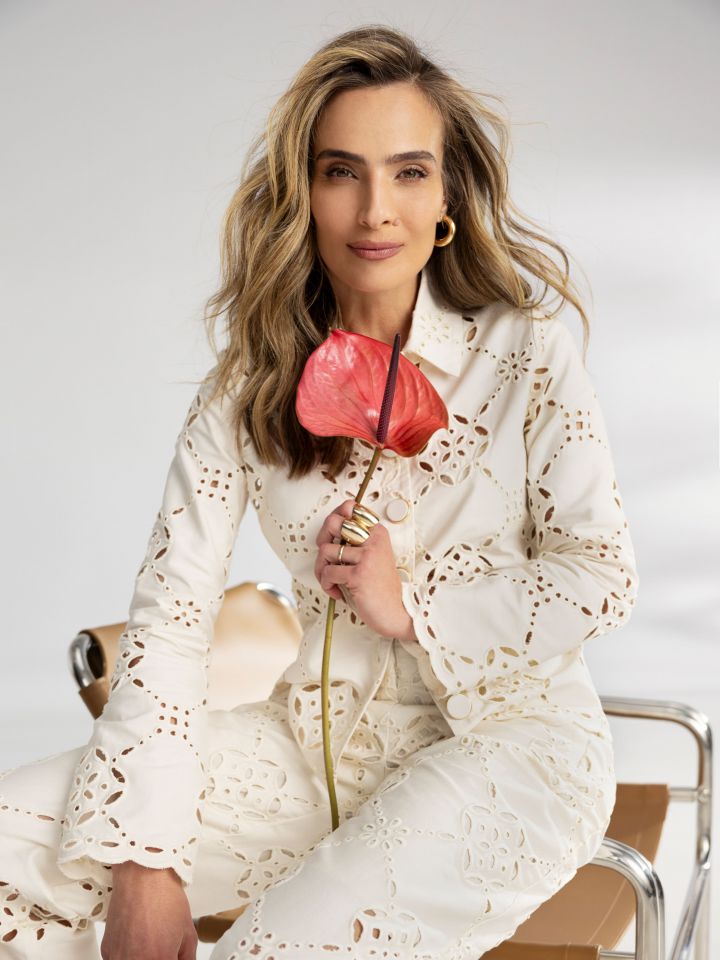 מכנסיים ריקמות בצבע אופוויט